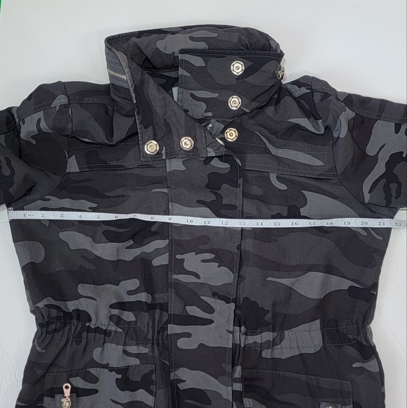 Tart Collection Camo Rain Jacket/ M. - Picture 9 of 13